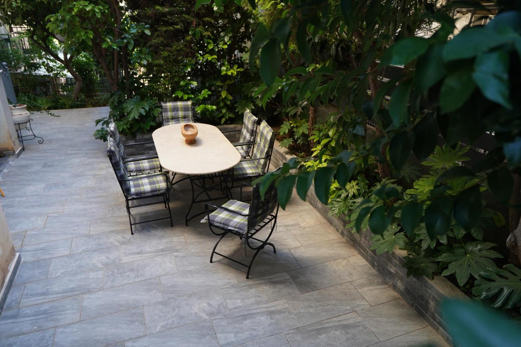 Garden Apartment Next To The Mall -Private Parking Ateny Zewnętrze zdjęcie