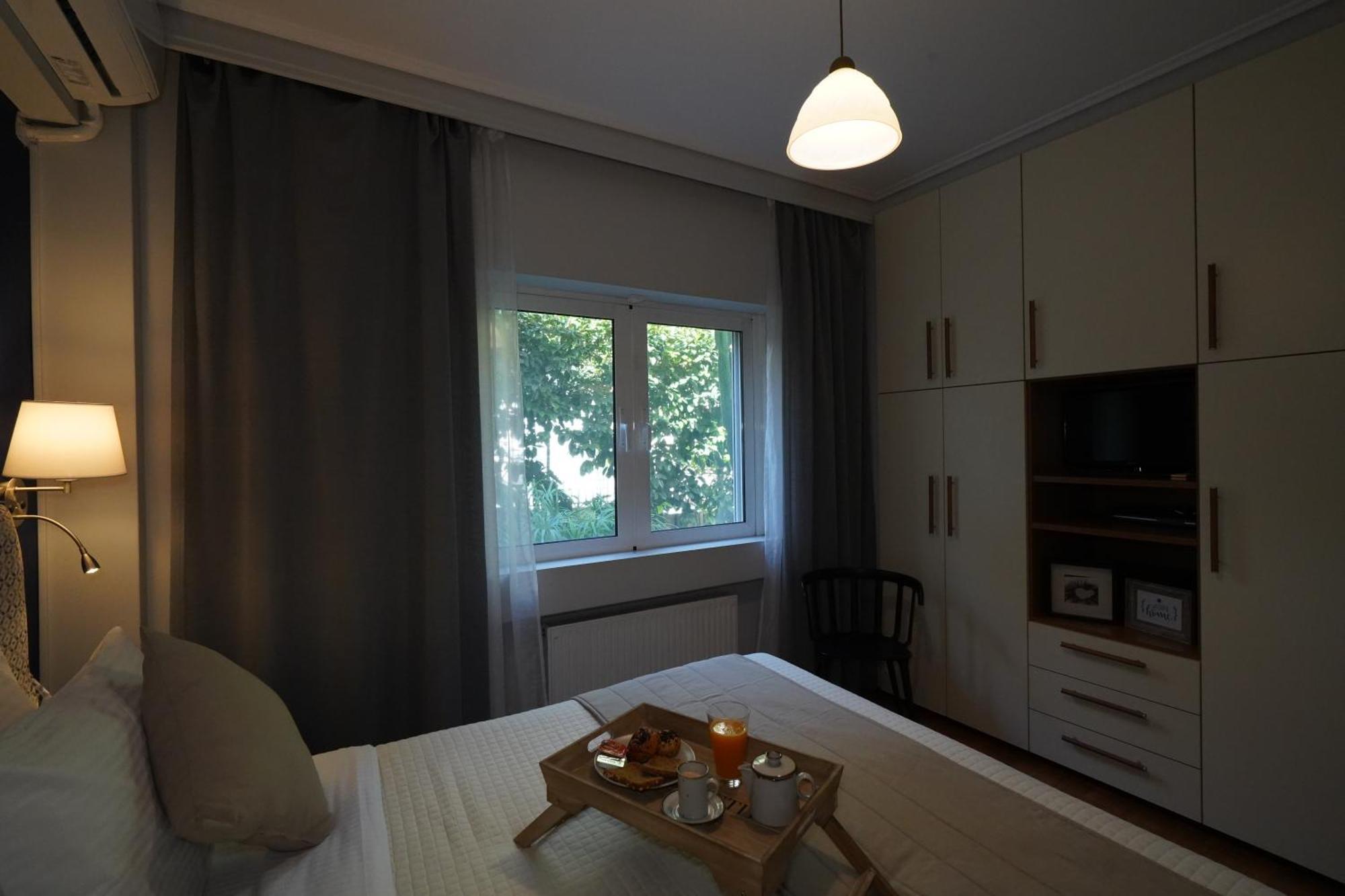 Garden Apartment Next To The Mall -Private Parking Ateny Zewnętrze zdjęcie