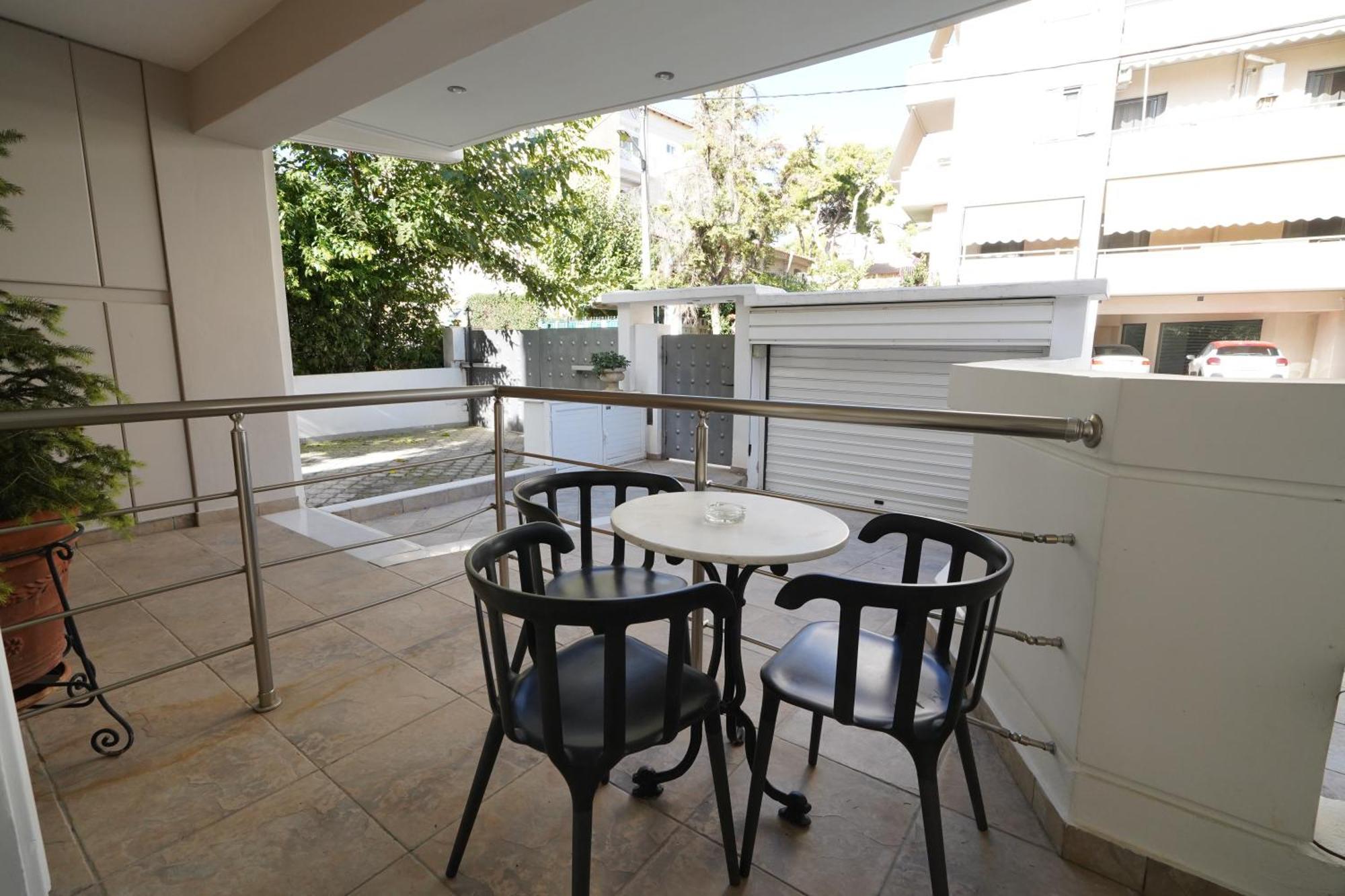 Garden Apartment Next To The Mall -Private Parking Ateny Zewnętrze zdjęcie