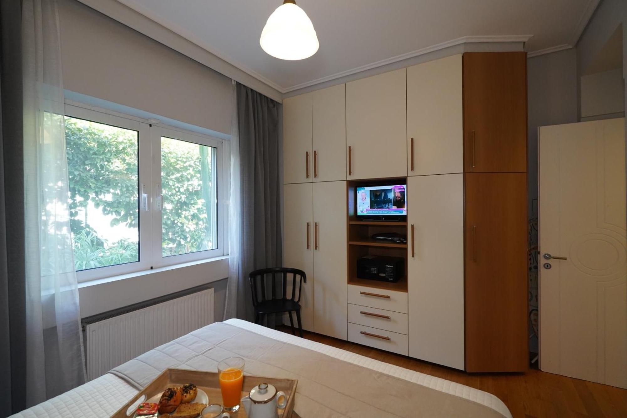 Garden Apartment Next To The Mall -Private Parking Ateny Zewnętrze zdjęcie