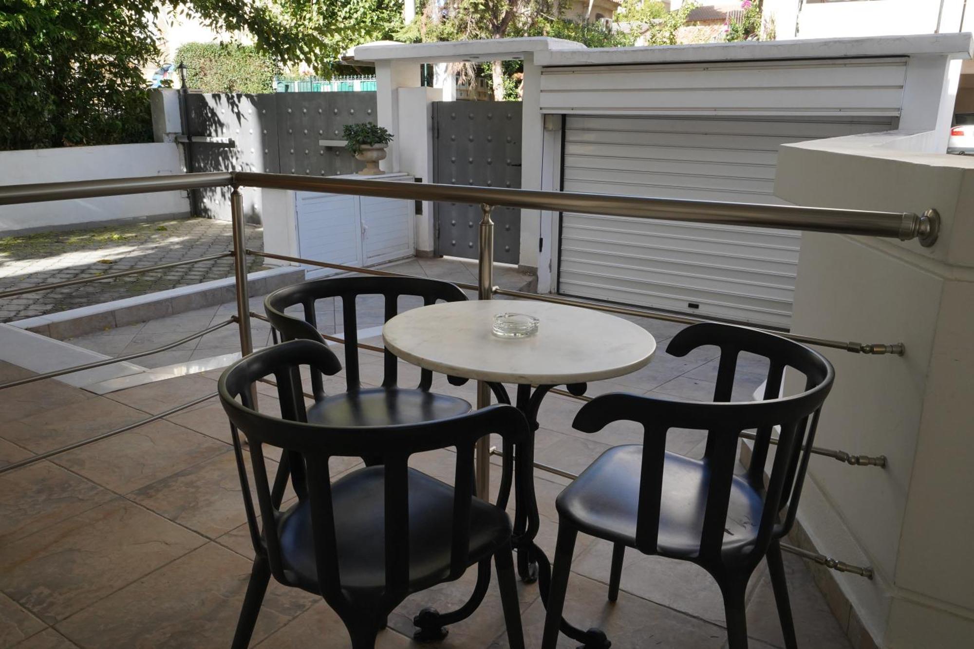 Garden Apartment Next To The Mall -Private Parking Ateny Zewnętrze zdjęcie